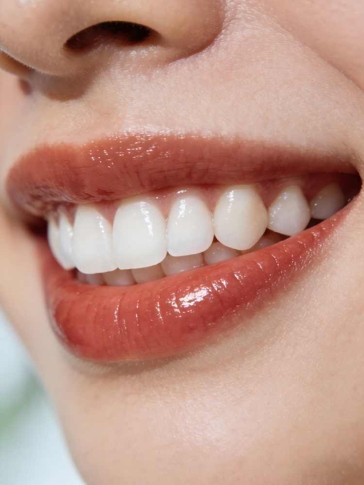 牙齿脱落与下半脸衰老：牙槽骨萎缩如何改变面部轮廓——口腔健康是抗衰的最后一块拼图