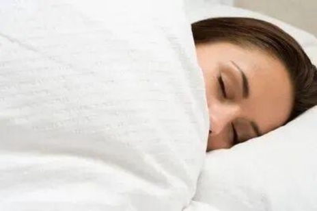 睡了一觉还是累？和之时揭秘：日本“脑部淋巴排毒（Glymphatic System）”与大脑的垃圾回收